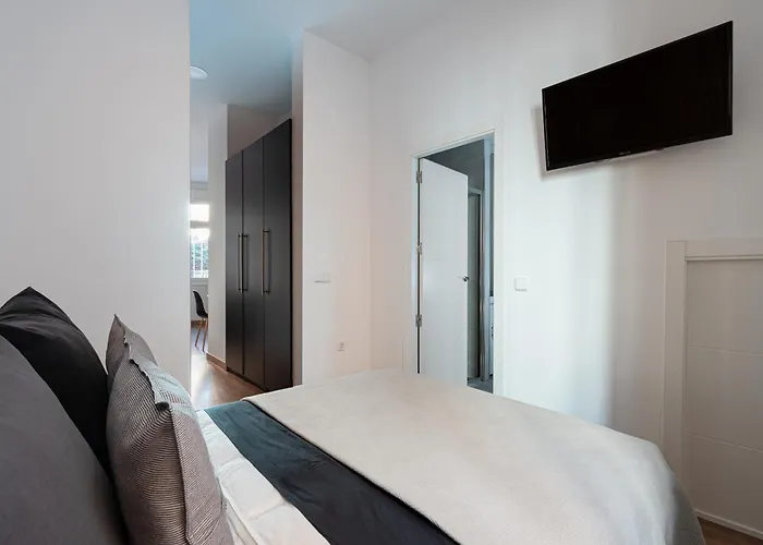 Apartamento Premium Plaza Castilla WiFi Rápido Torres KIO